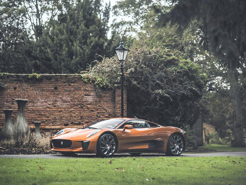 عرض سيارة جيمس بوند للبيع في أبوظبي